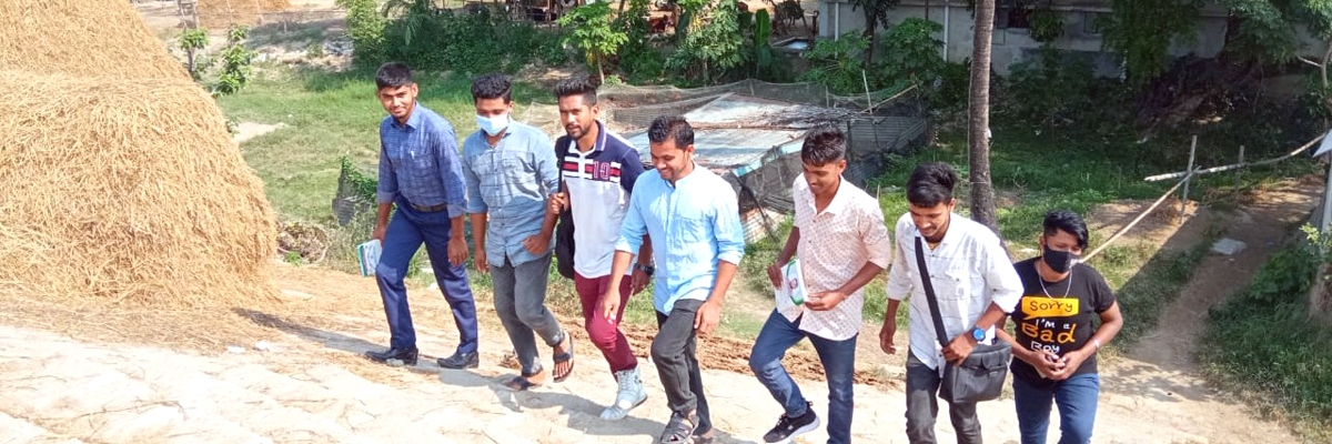 এস এম হোল্ডিং টেকনোলজি - নতুন কিছু করার প্রত্যাশা। 